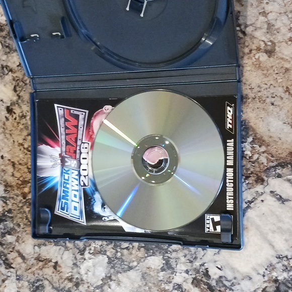 PlayStation 2 Smack Down Vs Raw 2006 - Picture 4 of 6